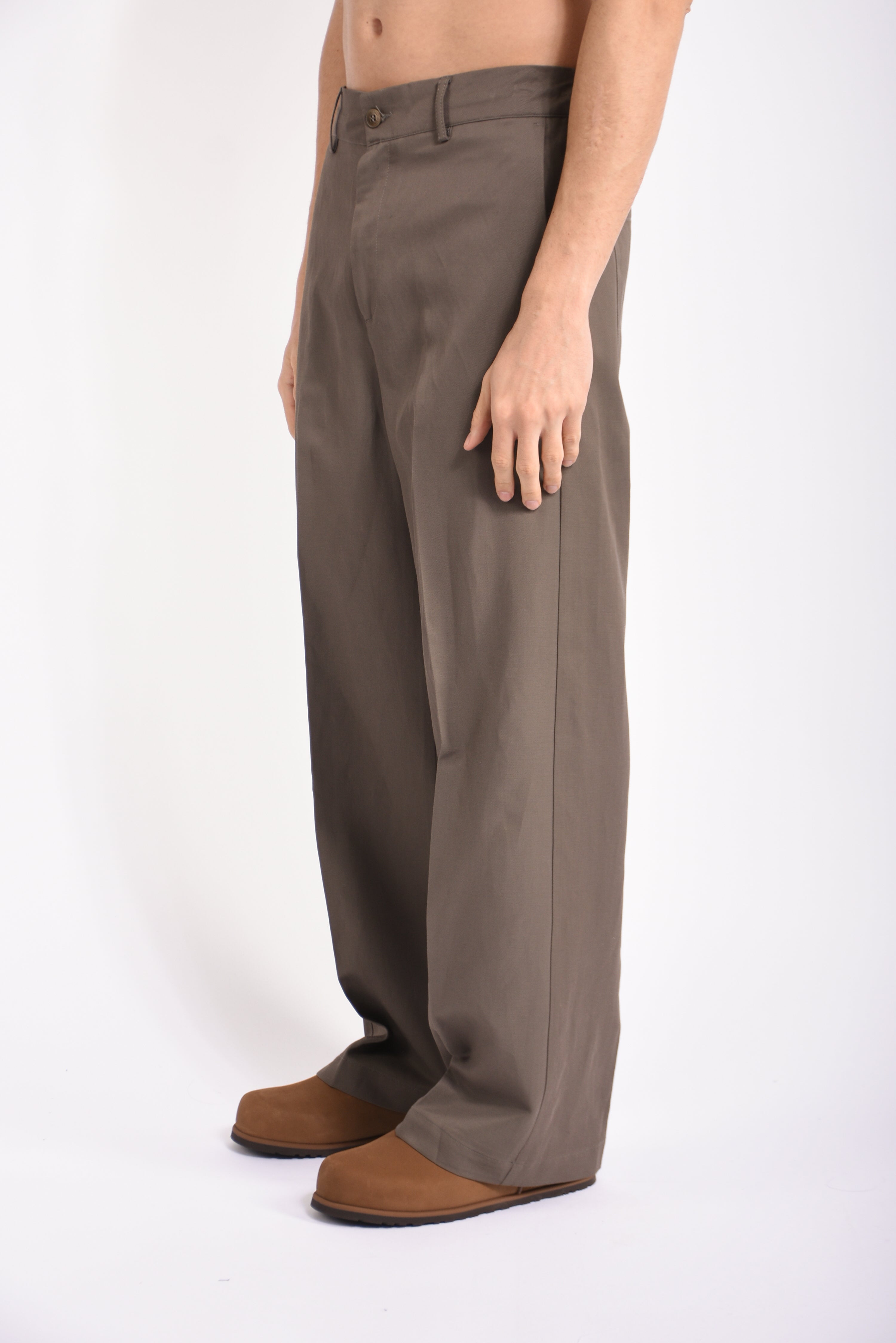 Pantaloni karak