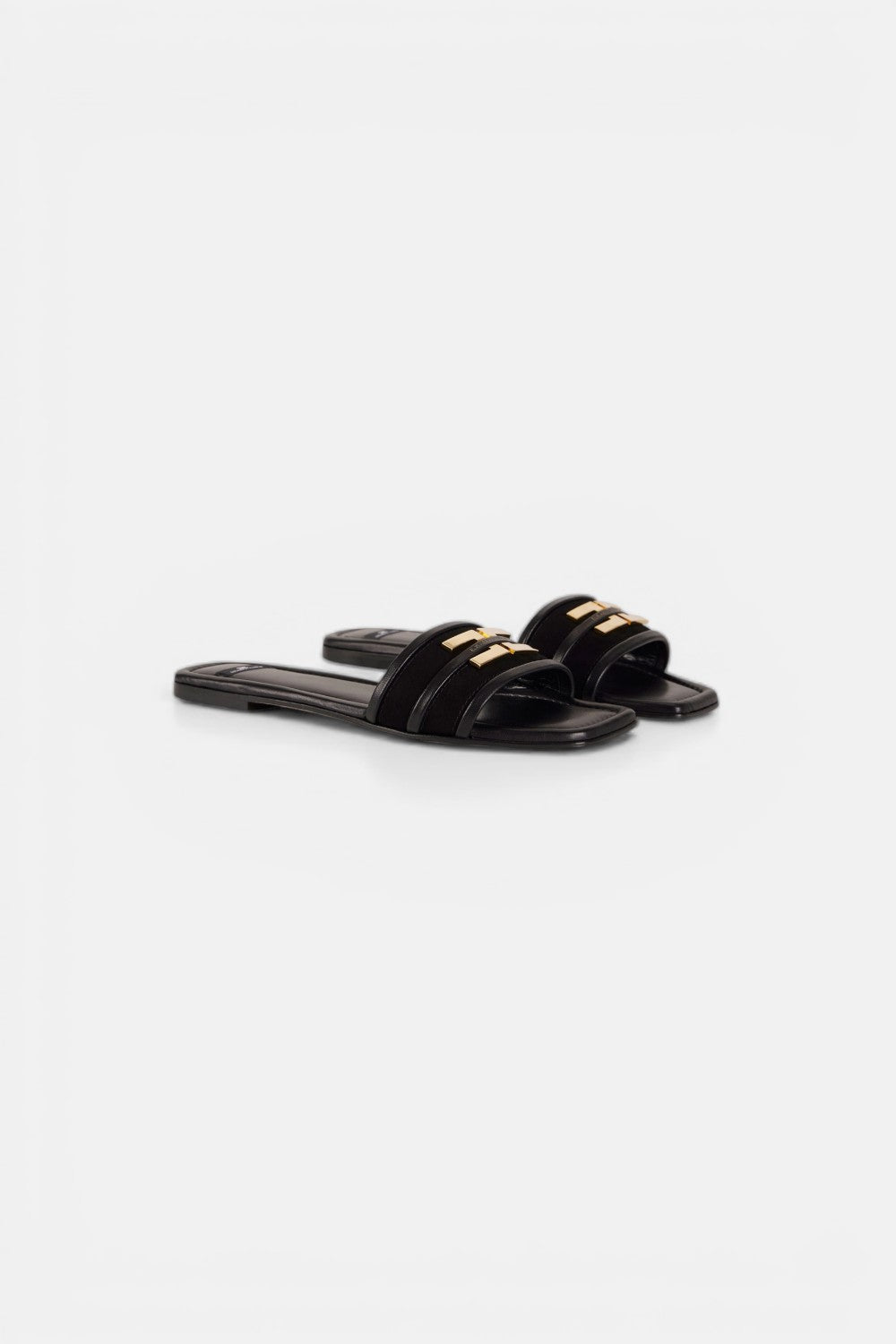 Sandalo flat in pelle con dettaglio logo