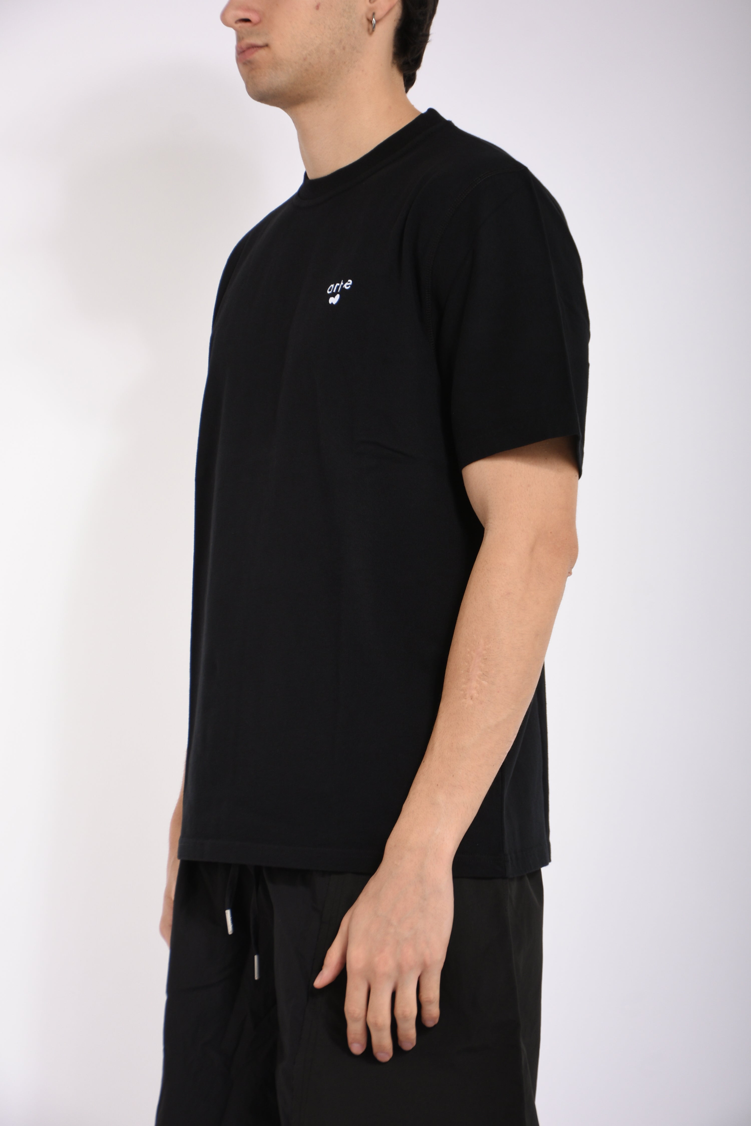 t-shirt heart logo