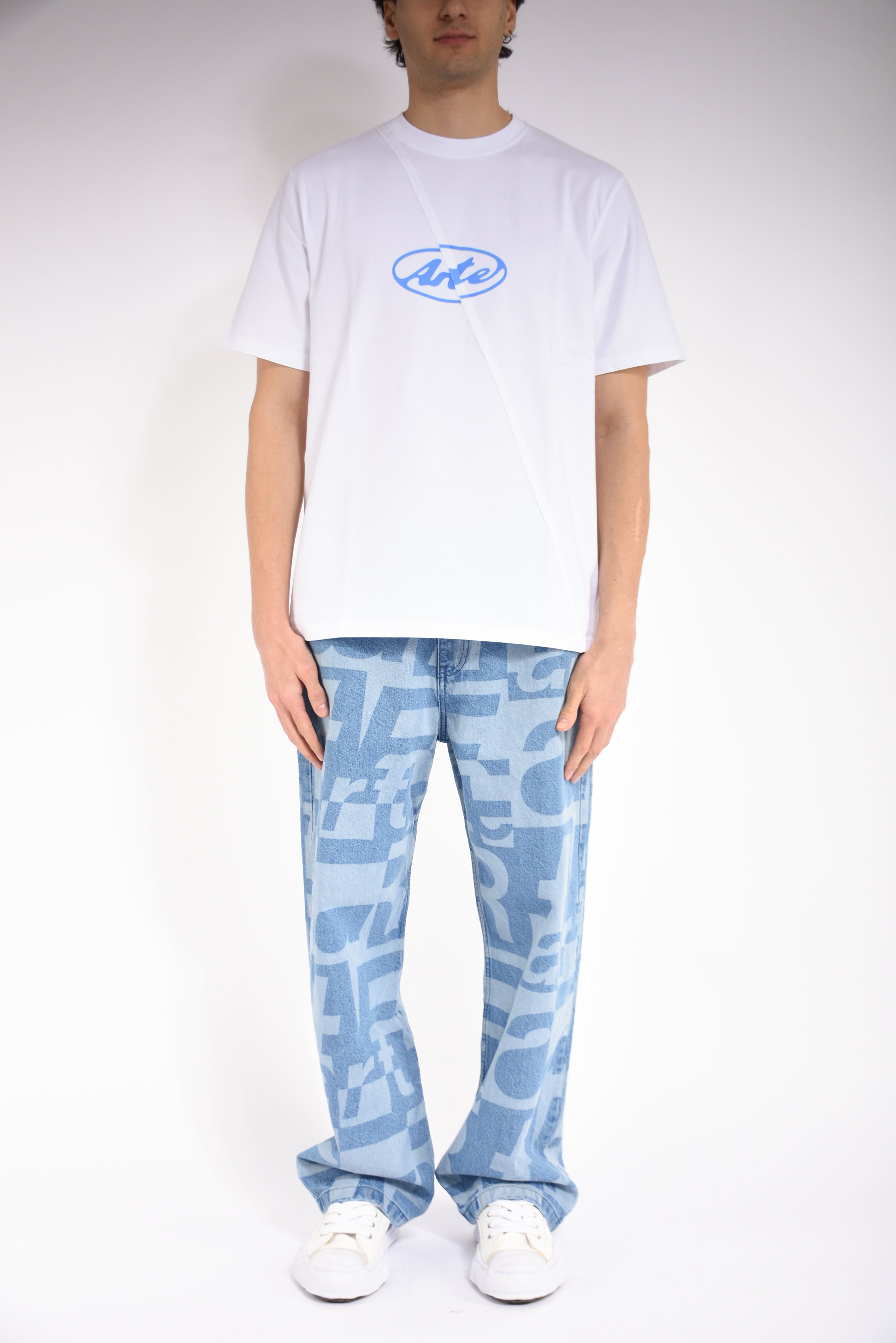t-shirt circle logo