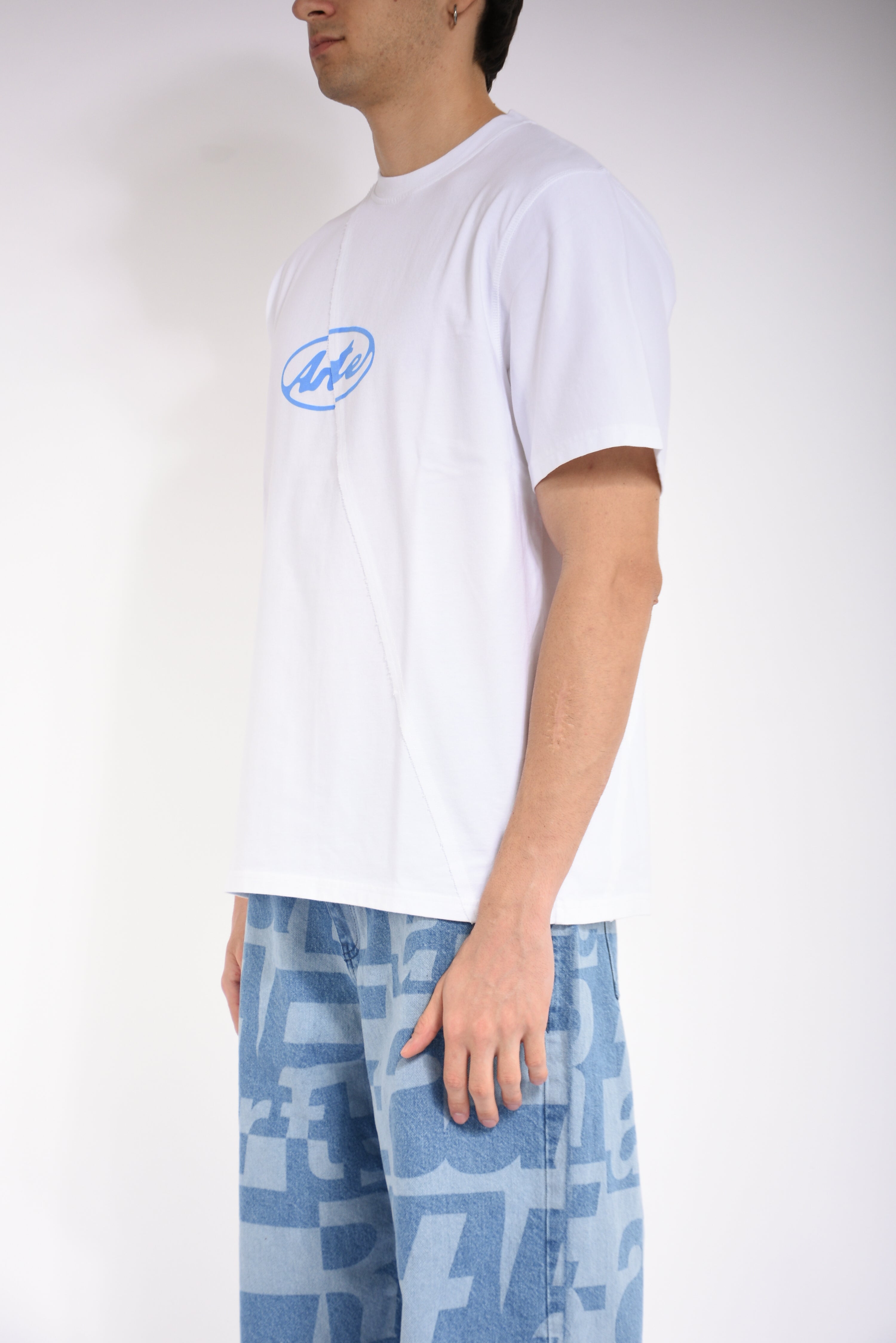 t-shirt circle logo