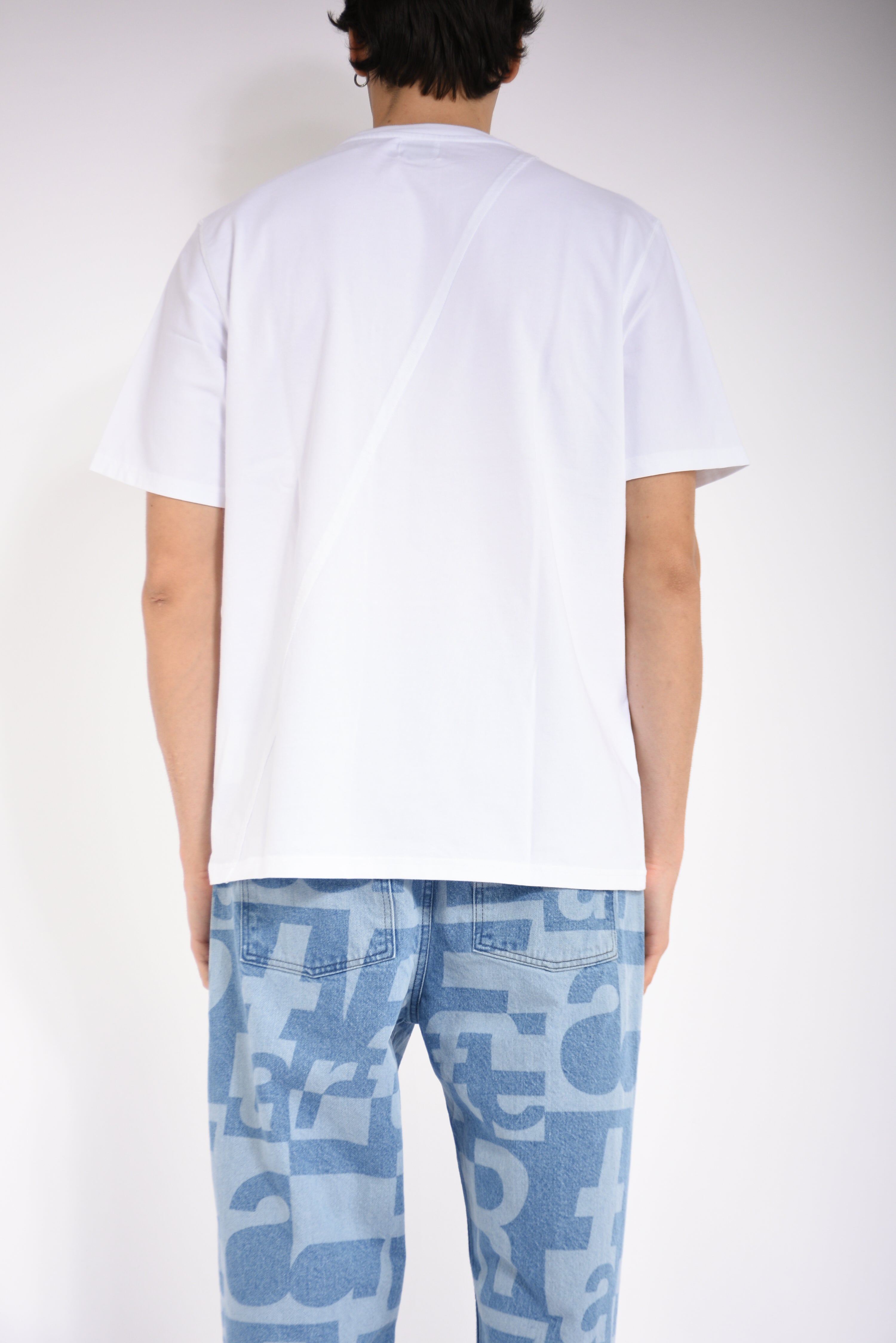 t-shirt circle logo