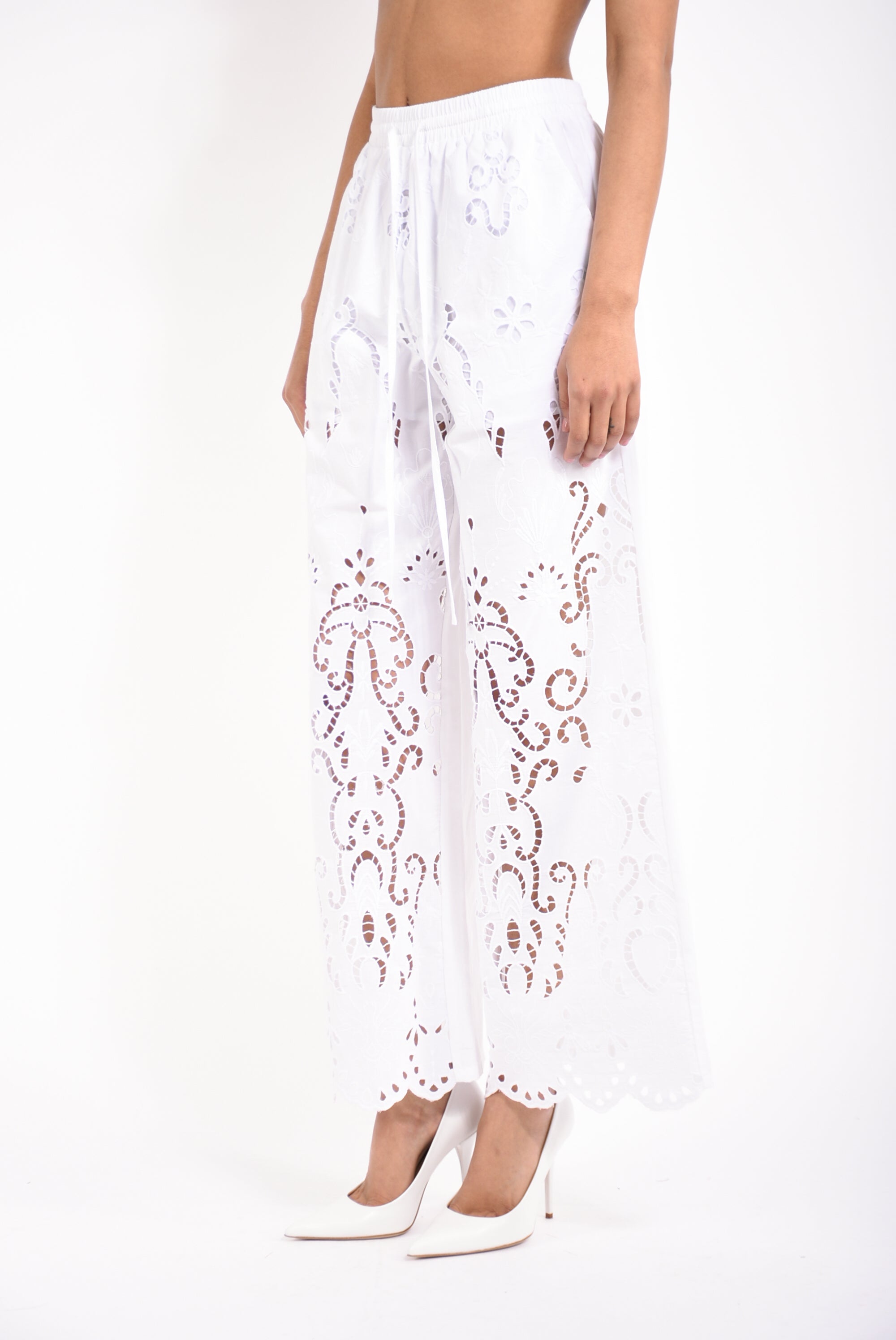 pantaloni in cotone con ricami
