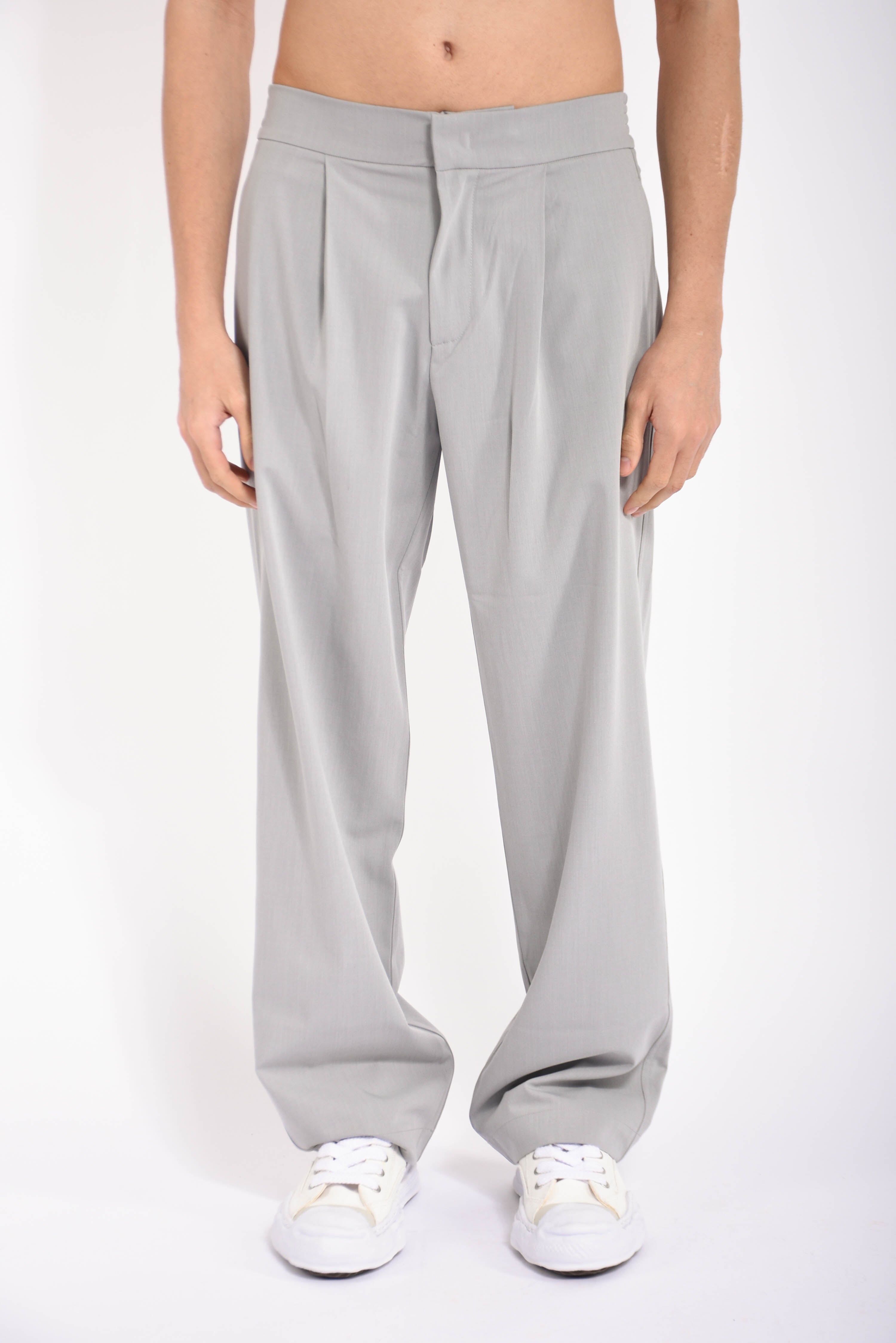 Pantaloni loose