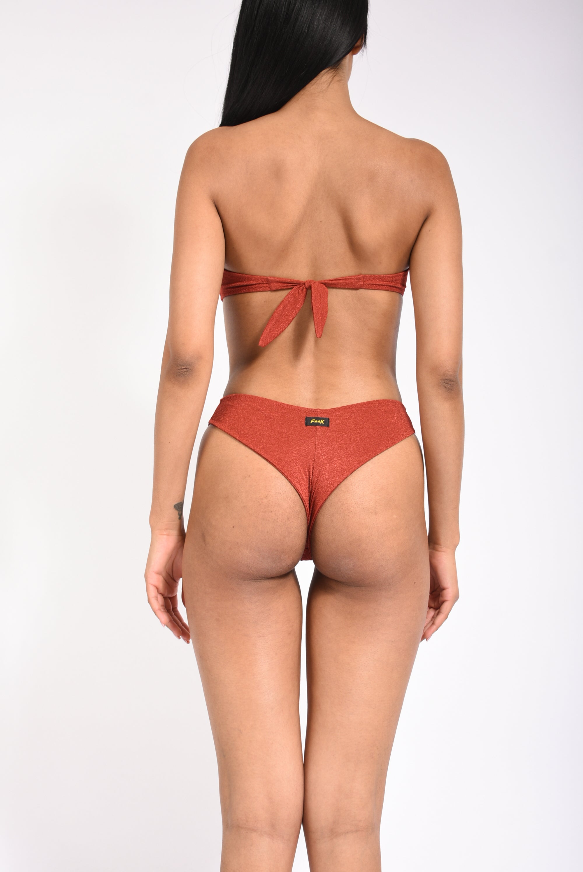 bikini a fascia a v con slip fisso