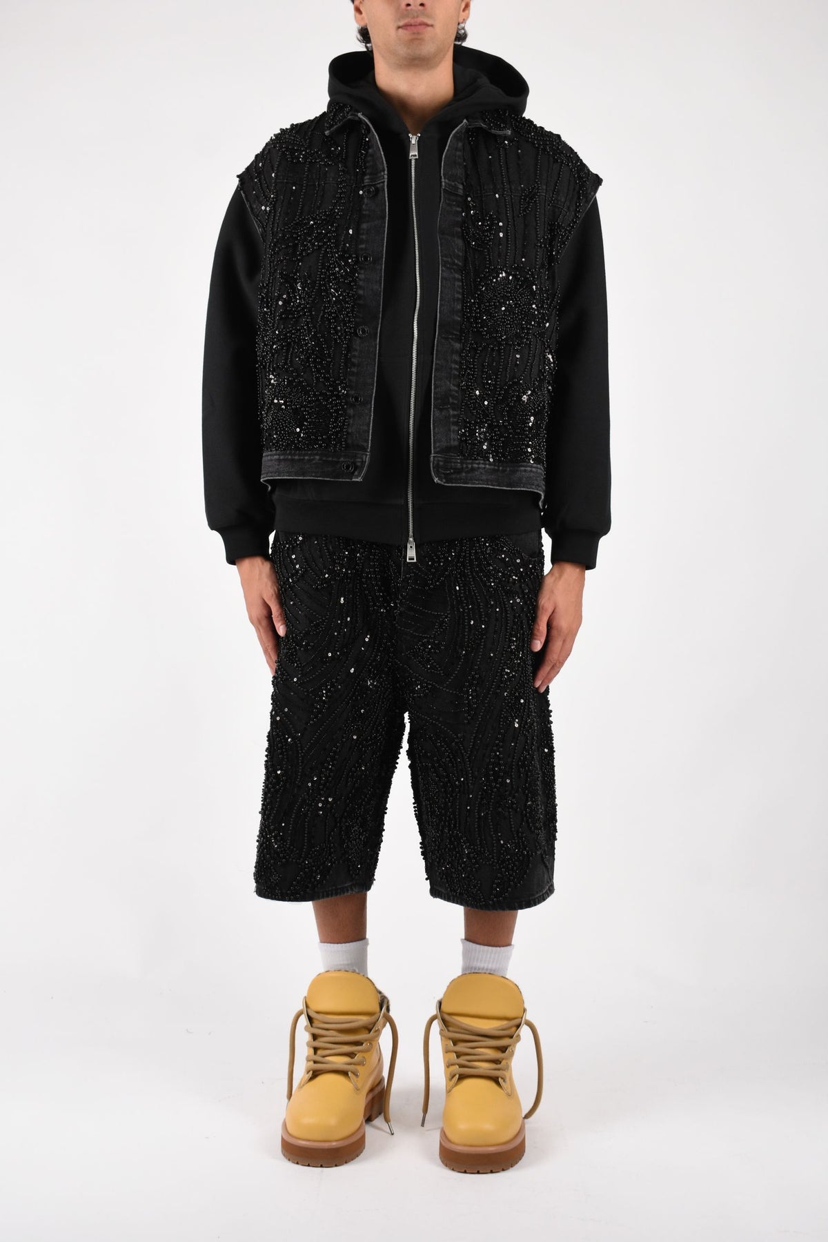 Gilet in denim con applicazioni