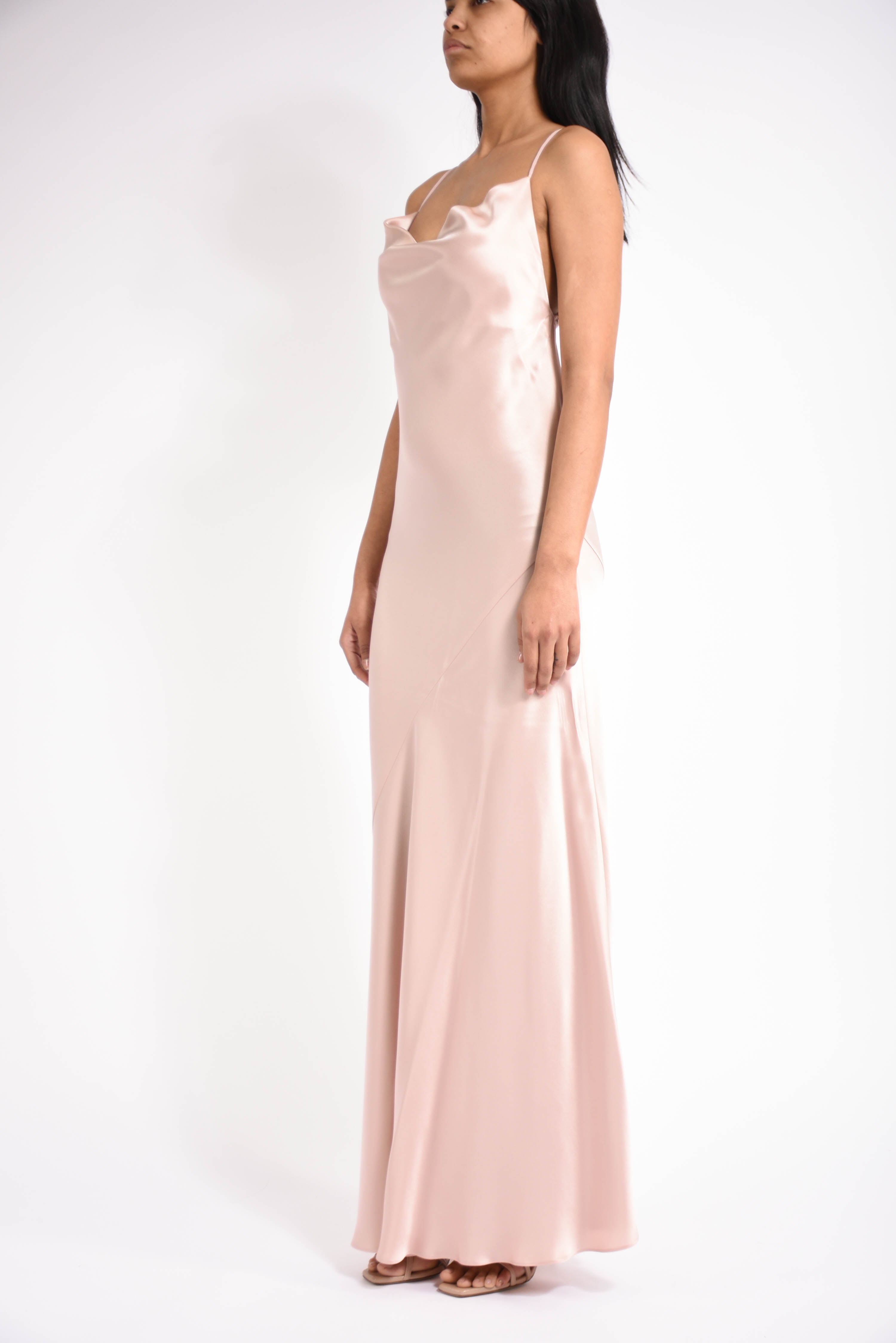 Abito lungo in satin farro