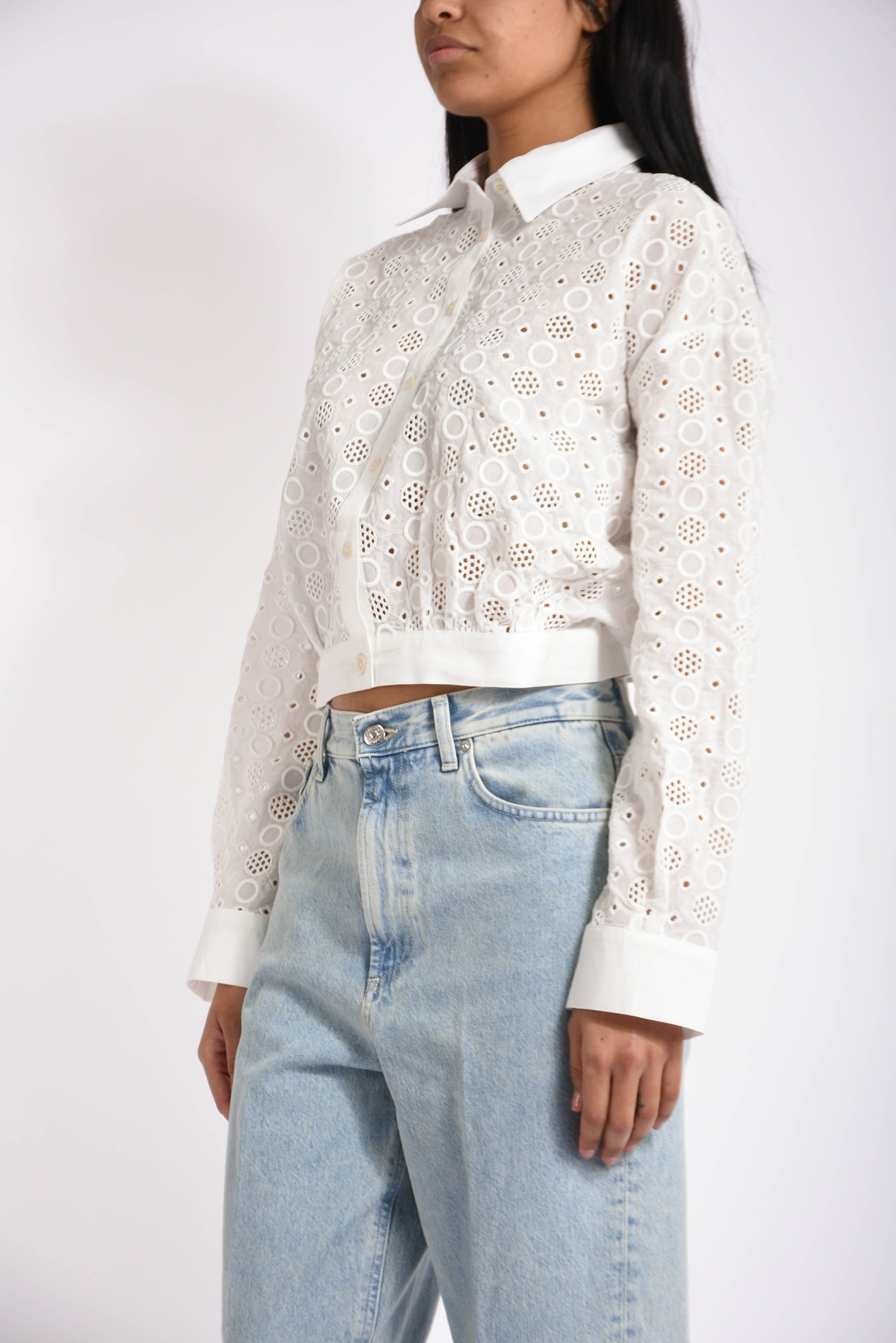 Camicia cropped con ricamo sangallo charita